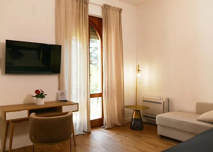 La Villa Bed & Breakfast